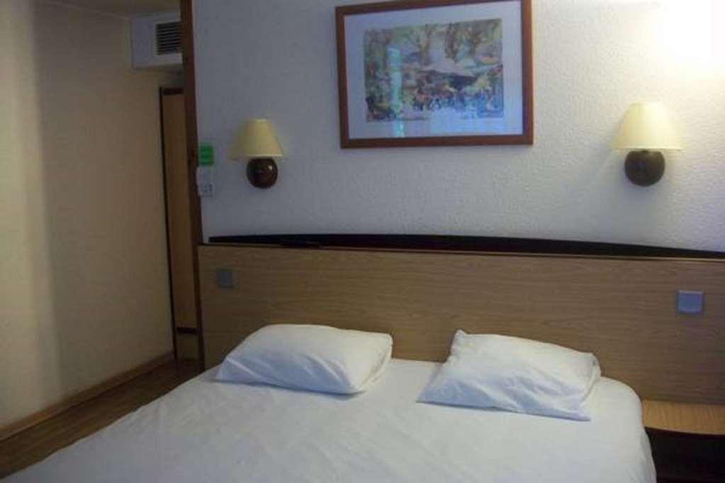 Kyriad Tarbes Bastillac Pokoj fotografie