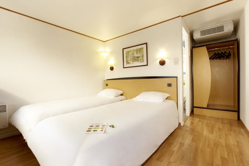 Kyriad Tarbes Bastillac Pokoj fotografie